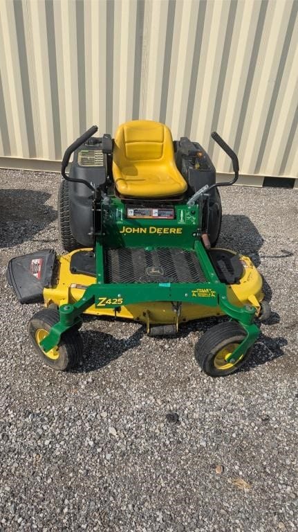 John Deere Z425 Equipment Image0