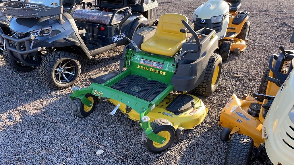 Image of John Deere Z425 Primary image