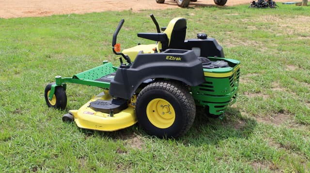 Image of John Deere Z445 equipment image 3