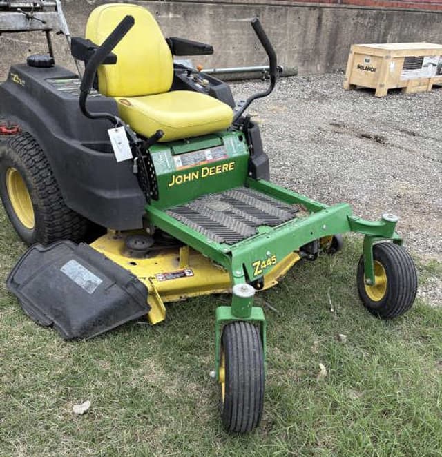 Image of John Deere Z445 equipment image 1