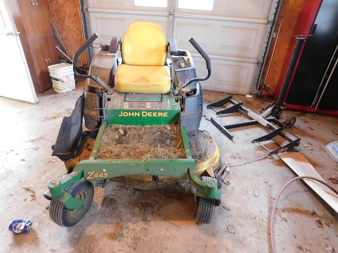 Image of John Deere Z445 Image 0