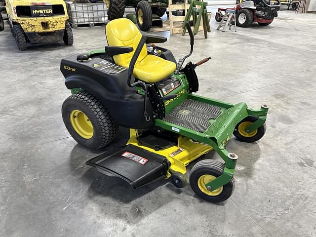Image of John Deere Z445 equipment image 1