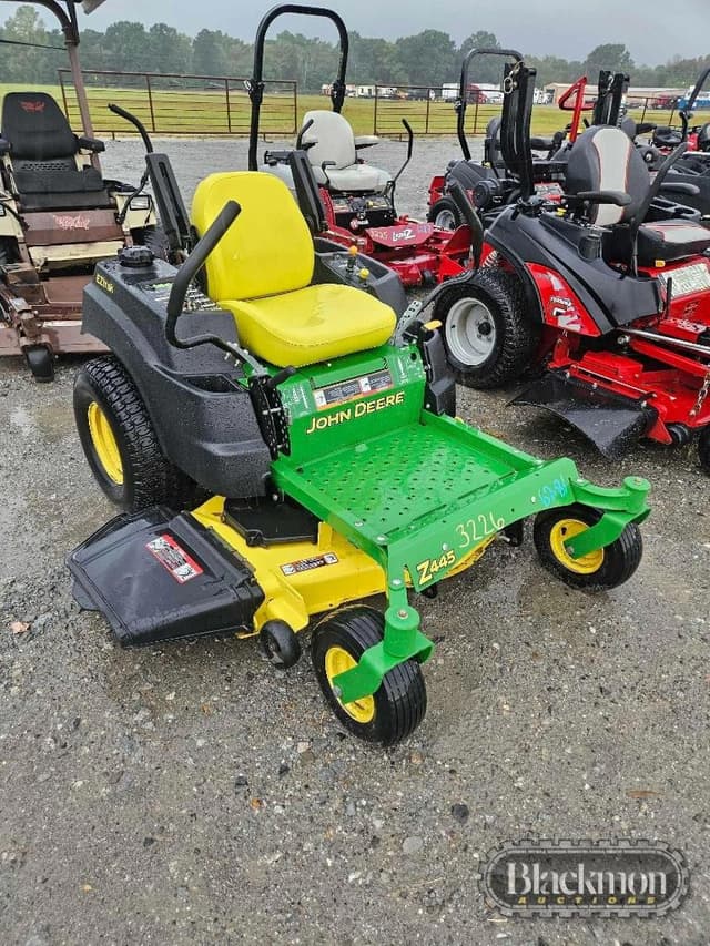 Image of John Deere Z445 equipment image 1
