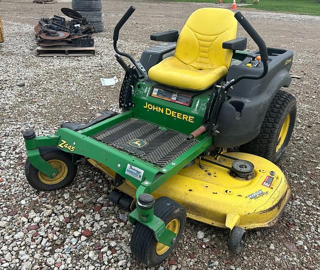 Image of John Deere Z445 equipment image 1