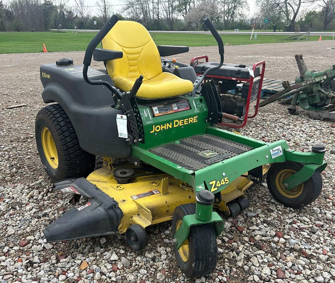 Image of John Deere Z445 Primary image
