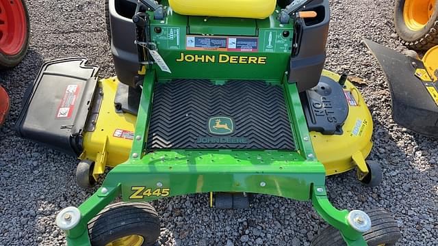 Image of John Deere Z445 equipment image 4