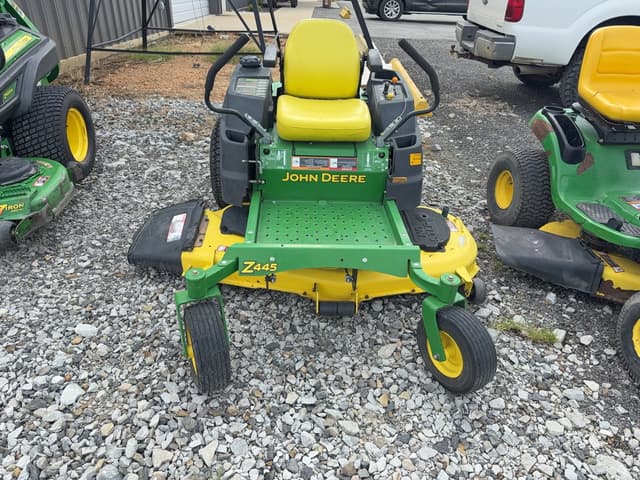 Image of John Deere Z445 equipment image 2