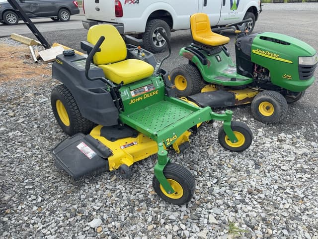 Image of John Deere Z445 equipment image 1