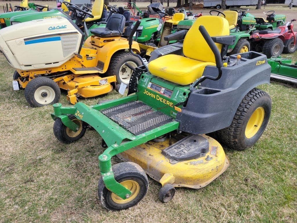Image of John Deere Z445 Primary image