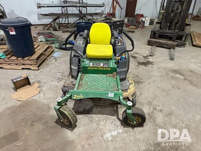 Image of John Deere Z445 equipment image 1