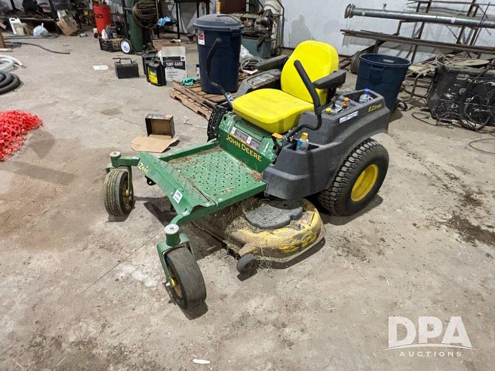 Image of John Deere Z445 Primary image