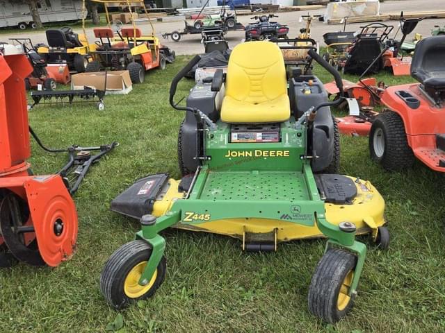 Image of John Deere Z445 equipment image 1