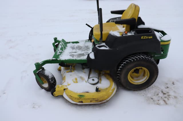 Image of John Deere Z465 equipment image 3