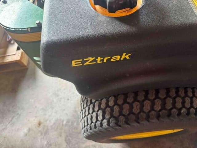 Image of John Deere Z465 equipment image 4