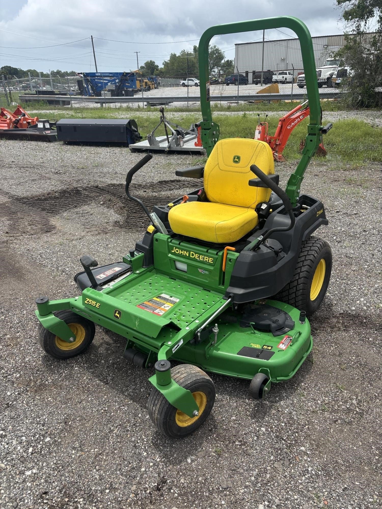 John Deere Z515E Equipment Image0