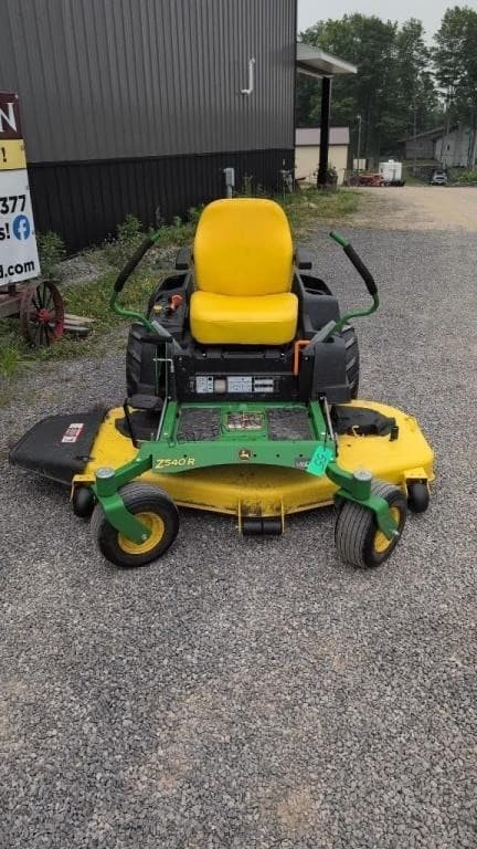 Image of John Deere Z540R equipment image 1