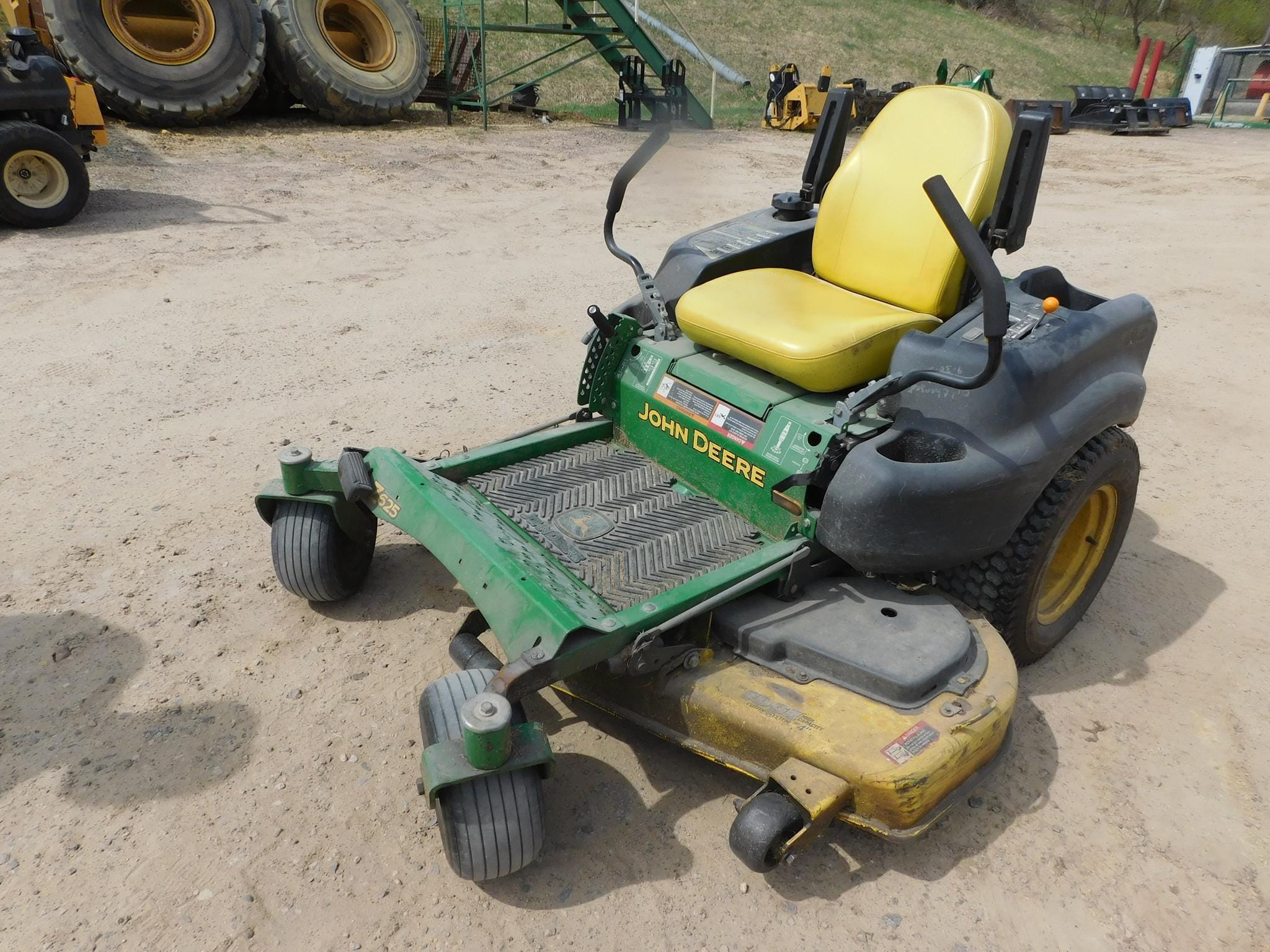 John Deere Z625 Equipment Image0
