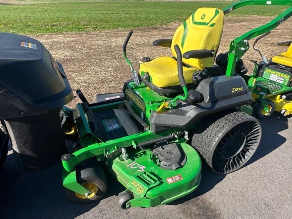 2023 John Deere Z740R Equipment Image0