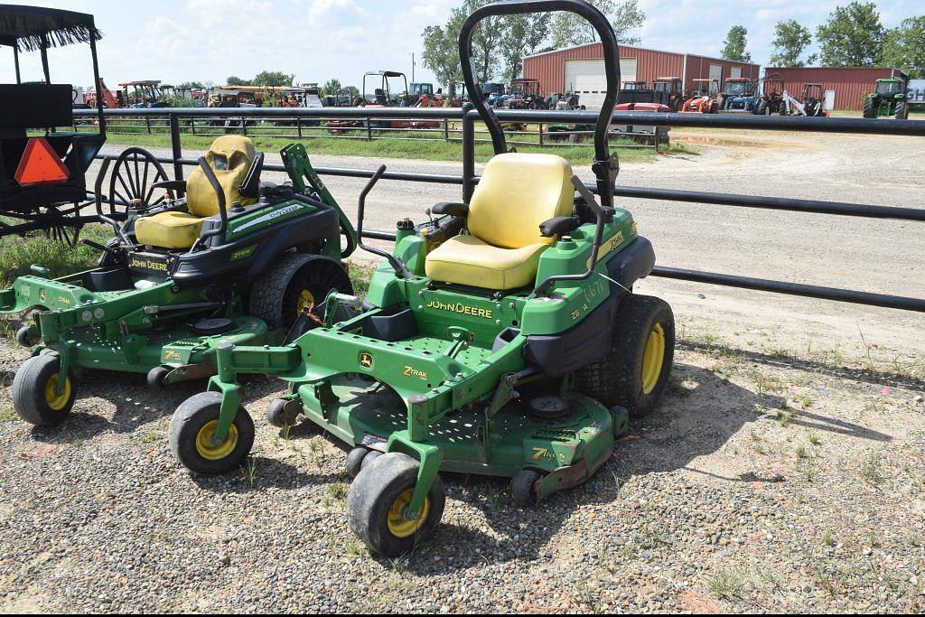 Image of John Deere Z810A Primary image