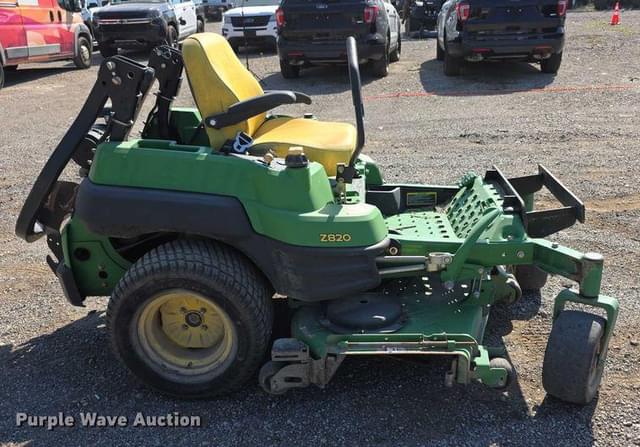 Image of John Deere Z820A equipment image 2