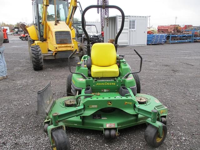 Image of John Deere Z830A equipment image 1