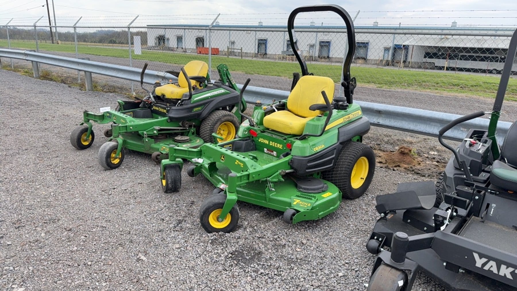 John Deere Z830A Equipment Image0