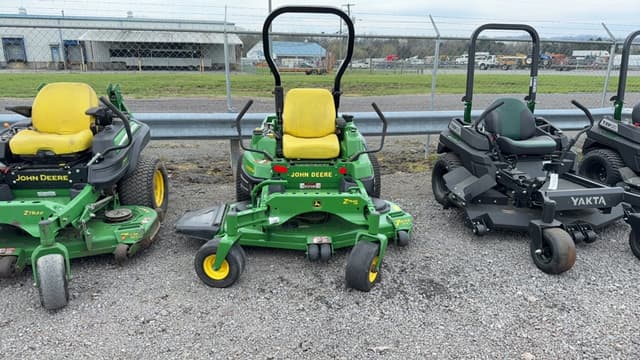 Image of John Deere Z830A equipment image 1