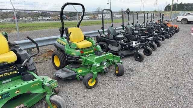 Image of John Deere Z830A equipment image 2