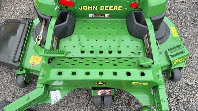 Image of John Deere Z830A equipment image 4