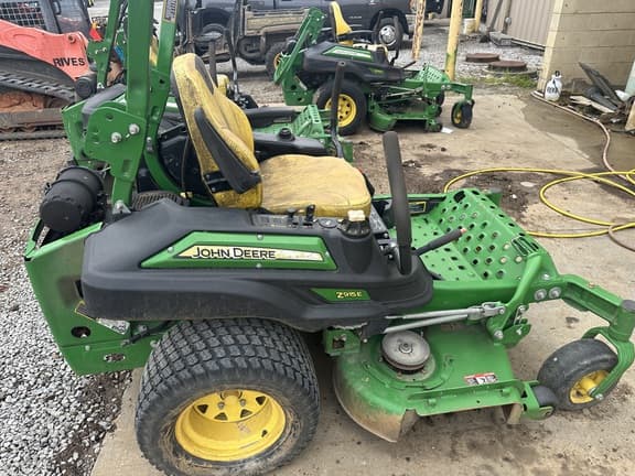 Image of John Deere Z915E equipment image 1