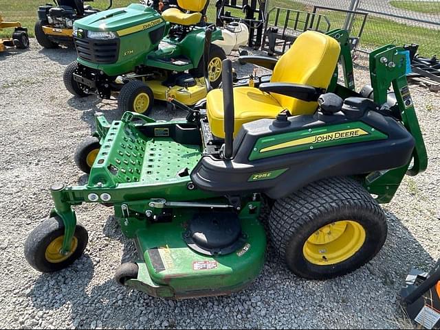 Image of John Deere Z915E equipment image 3
