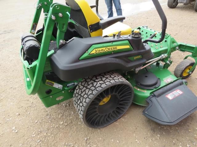 Image of John Deere Z915E equipment image 4