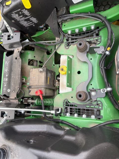 Image of John Deere Z920M equipment image 4