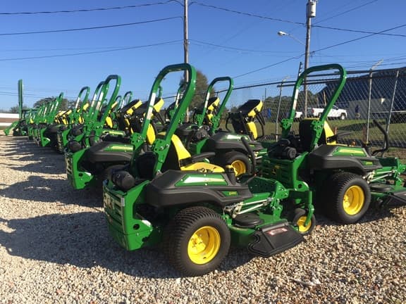 Image of John Deere Z920M equipment image 1