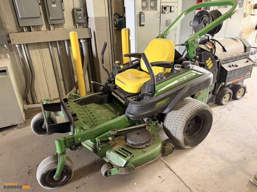 Image of John Deere Z920M Primary image