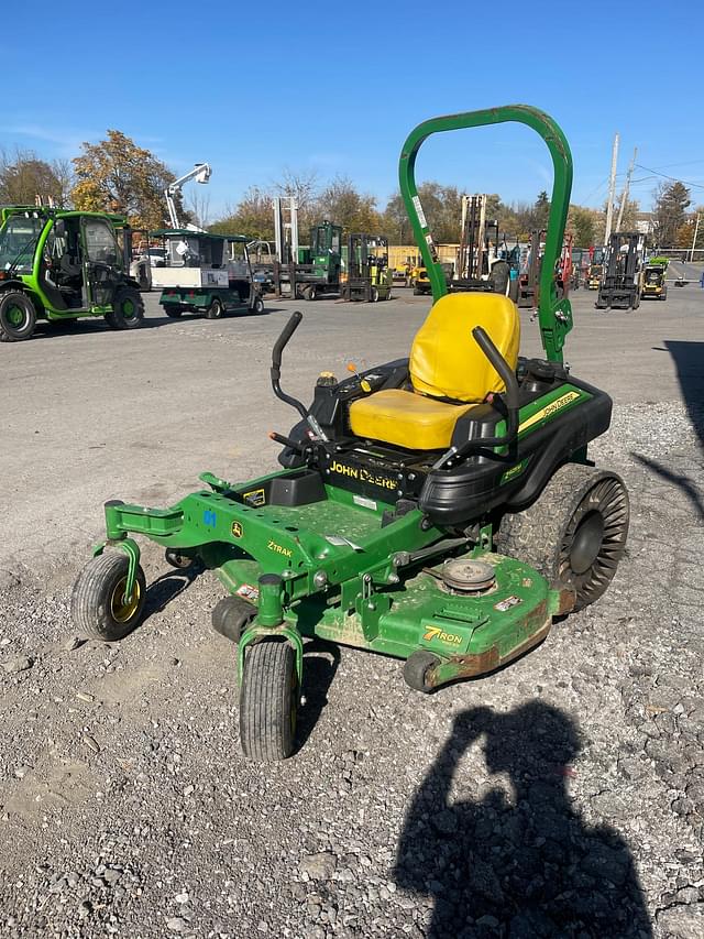 Image of John Deere Z925M equipment image 1