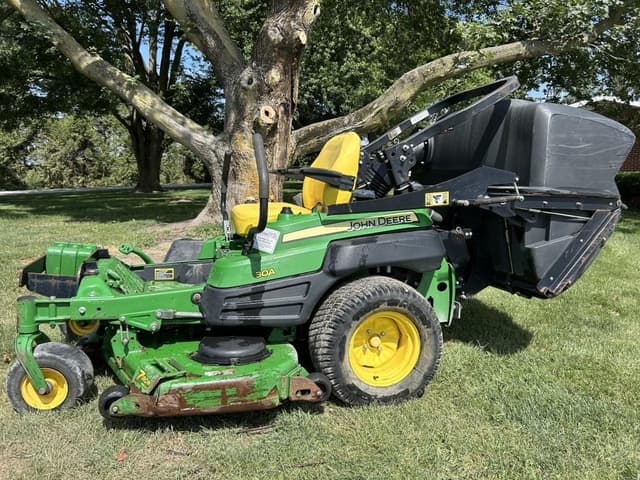 Image of John Deere Z930A equipment image 1