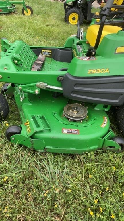 Image of John Deere Z930A equipment image 2