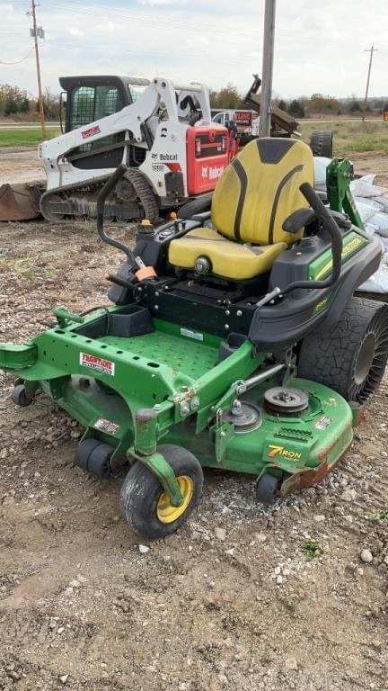 Image of John Deere Z930M equipment image 1