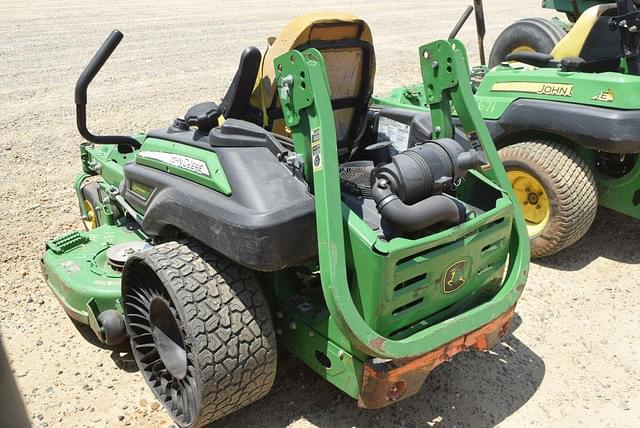 Image of John Deere Z930M equipment image 2