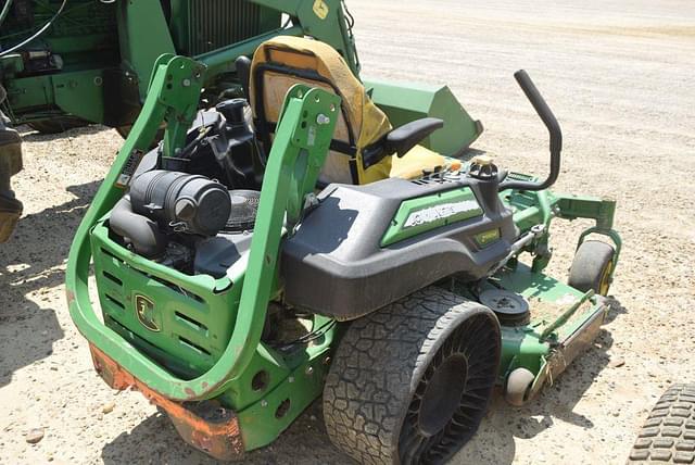 Image of John Deere Z930M equipment image 1