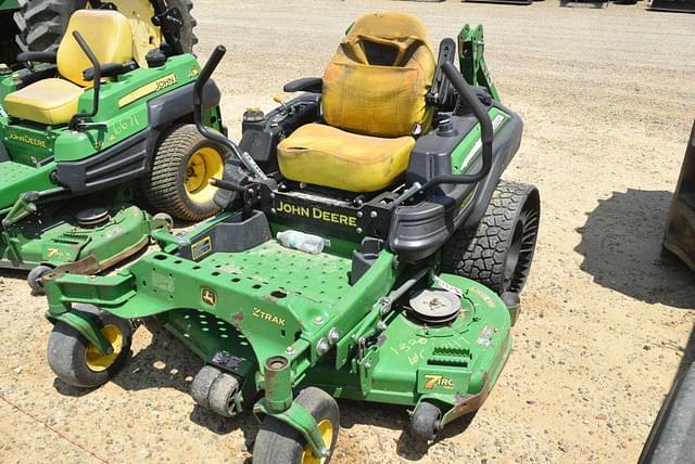 Image of John Deere Z930M equipment image 3