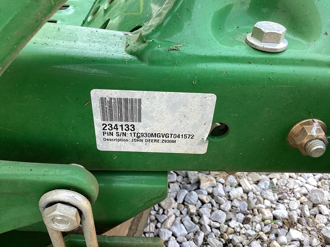 Image of John Deere Z930M Image 1