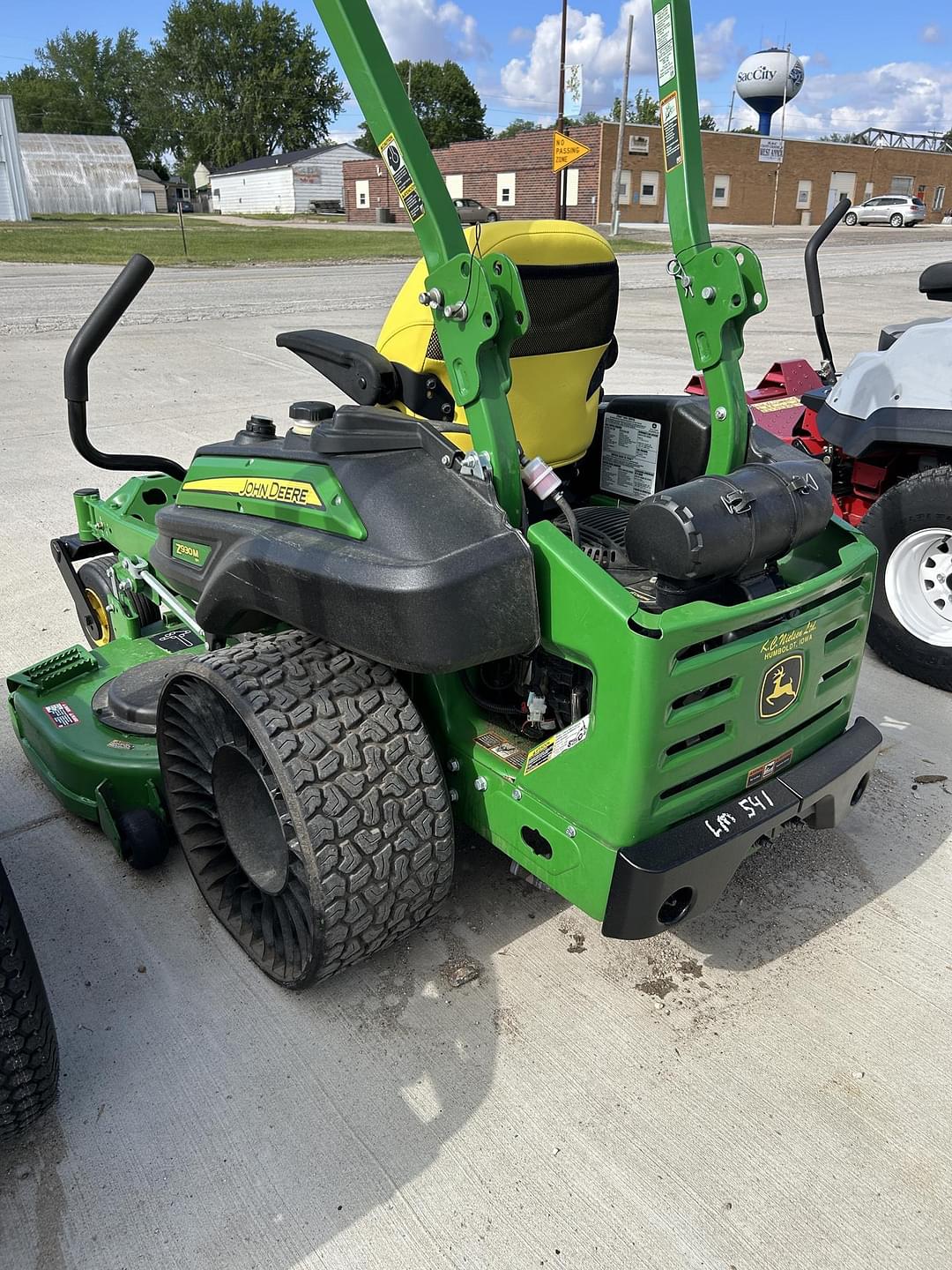 Image of John Deere Z930M Primary image