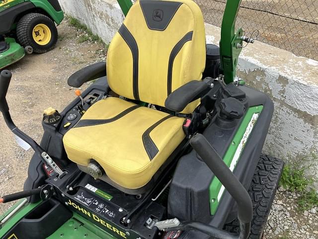 Image of John Deere Z930M equipment image 4