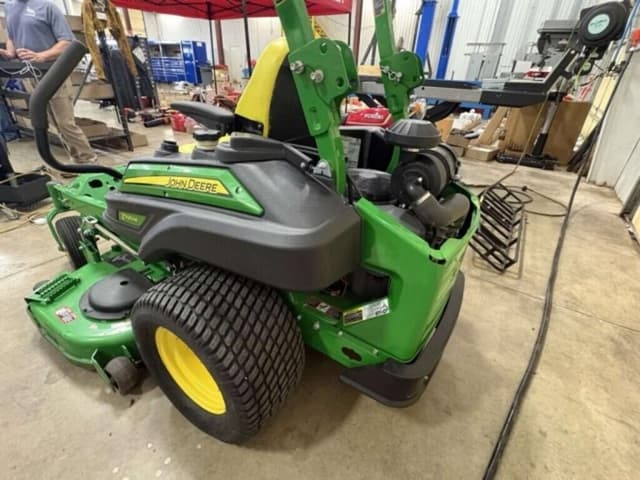 Image of John Deere Z930M equipment image 3