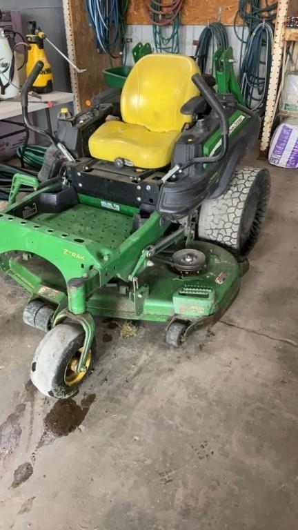 Image of John Deere Z930M equipment image 1