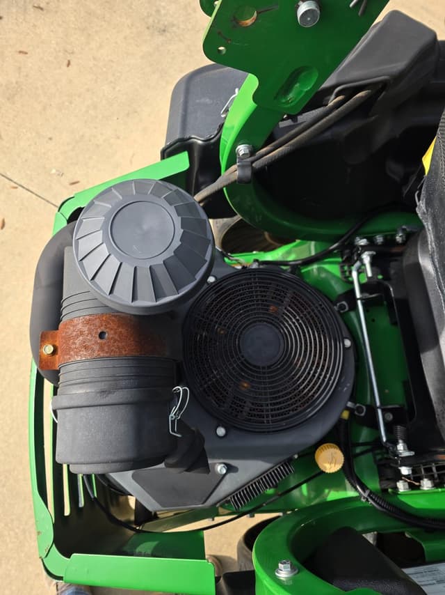 Image of John Deere Z930M equipment image 4