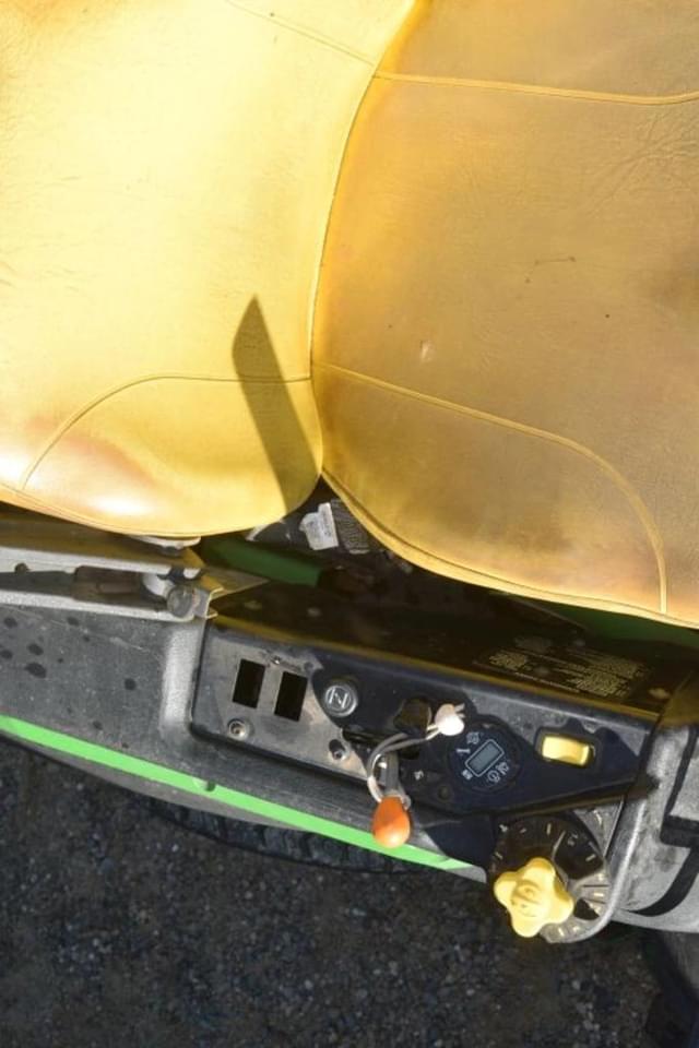 Image of John Deere Z930M equipment image 4