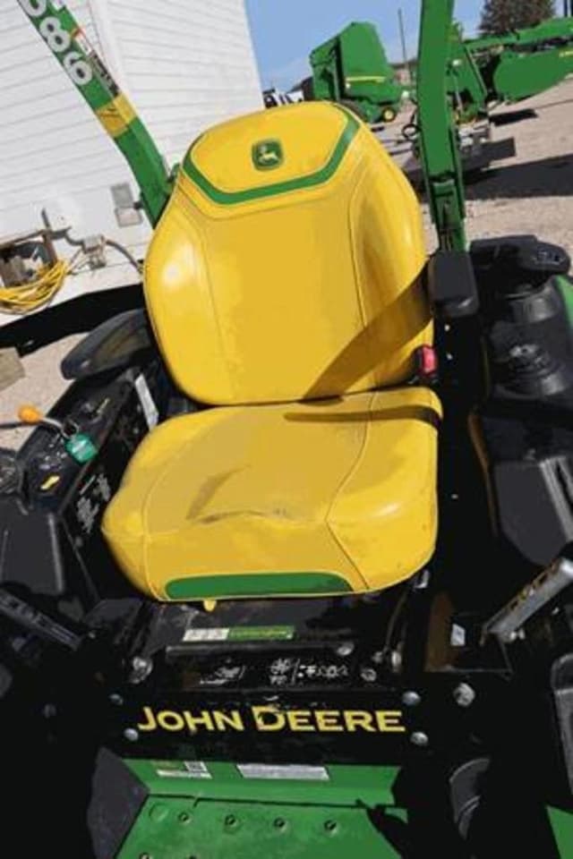 Image of John Deere Z930M equipment image 4